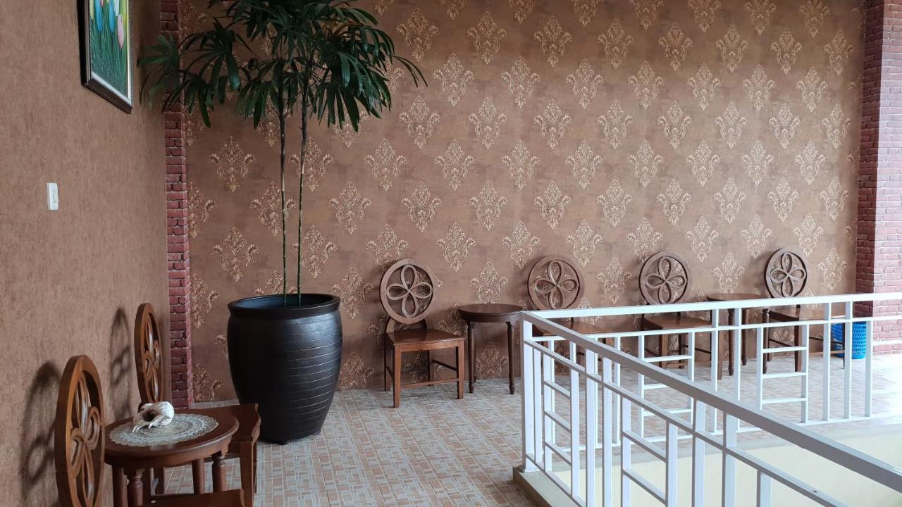 Tulip Inn Tomohon Exterior foto