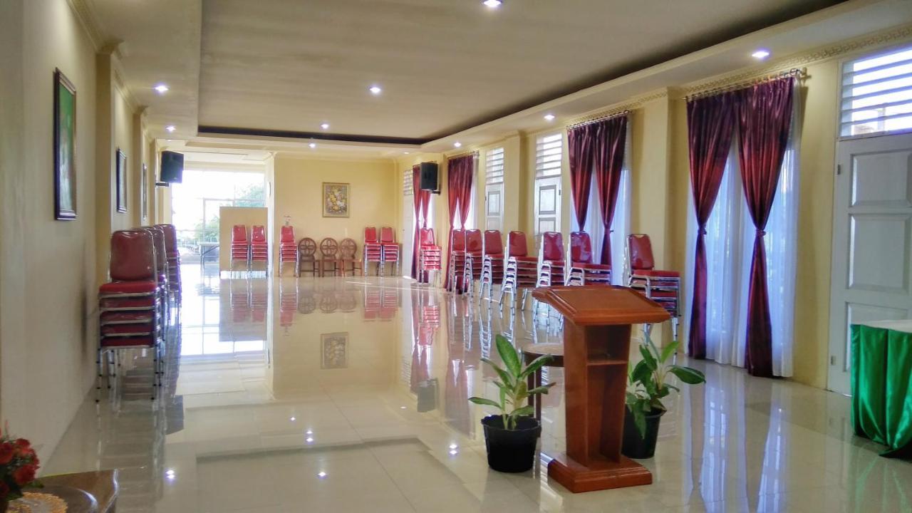 Tulip Inn Tomohon Exterior foto