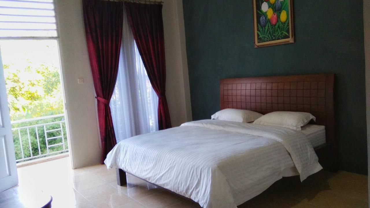 Tulip Inn Tomohon Exterior foto